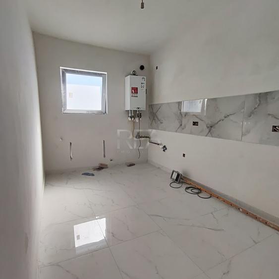 Casă individuală cu 3 camere cu Teren 350 Mp în Domnești