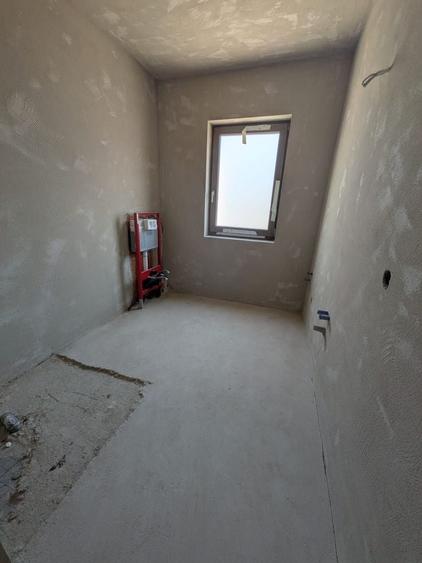 Duplex cu 5 camere cu Canalizare în Florești