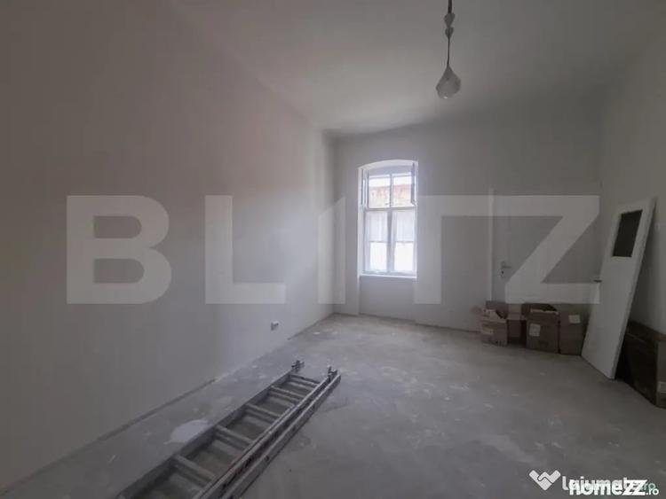 Apartament cu 4 camere decomandat în Centrul Istoric