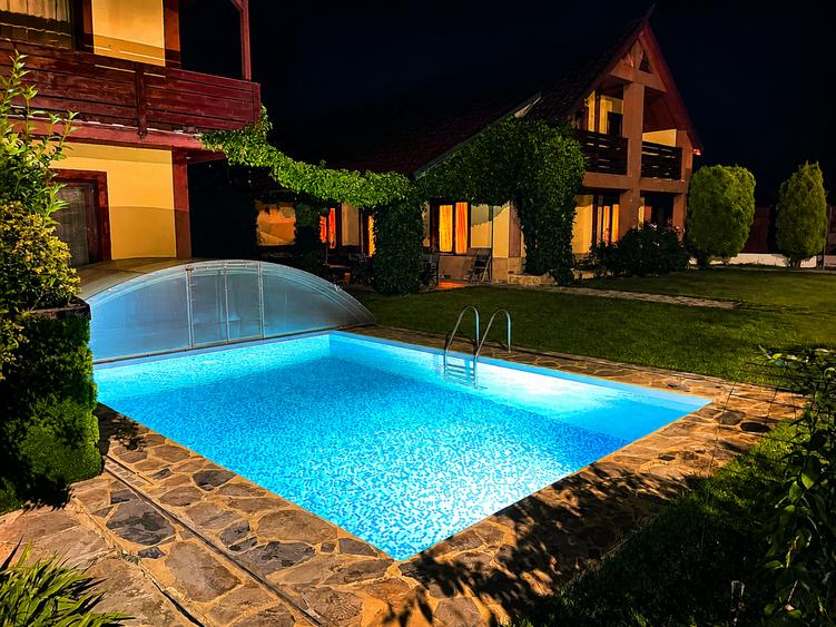 Casă individuală cu 6 camere cu Canalizare în Linia (Budești)