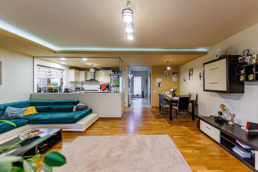 Duplex cu 4 camere cu Canalizare în Dumbrăvița