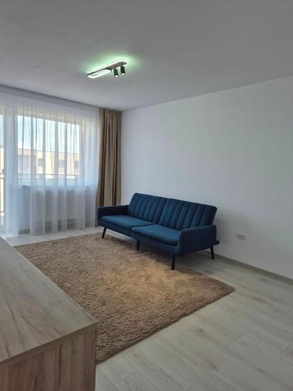 Apartament cu 2 camere decomandat în Tractorul