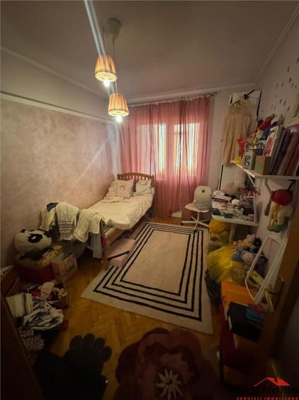 Apartament cu 4 camere decomandat în Ultracentral
