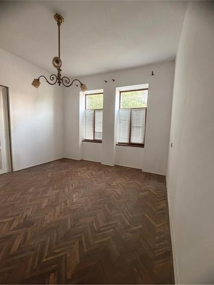 Casă cu 4 camere cu Teren 1412 Mp în Ultracentral