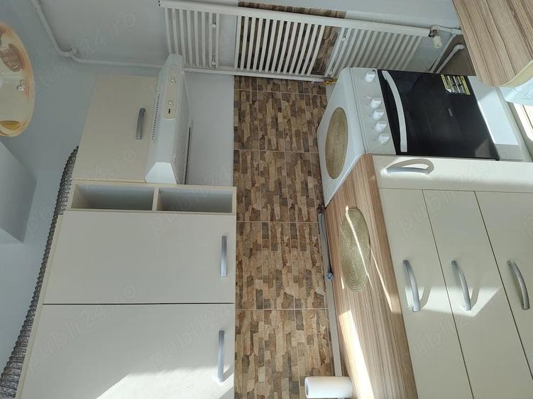 Apartament cu 2 camere decomandat în Policlinica
