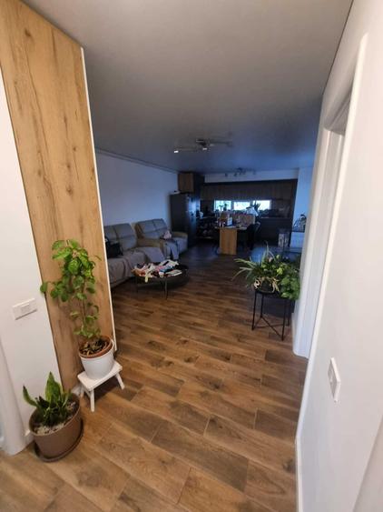 Apartament cu 4 camere decomandat în Parcul Carol