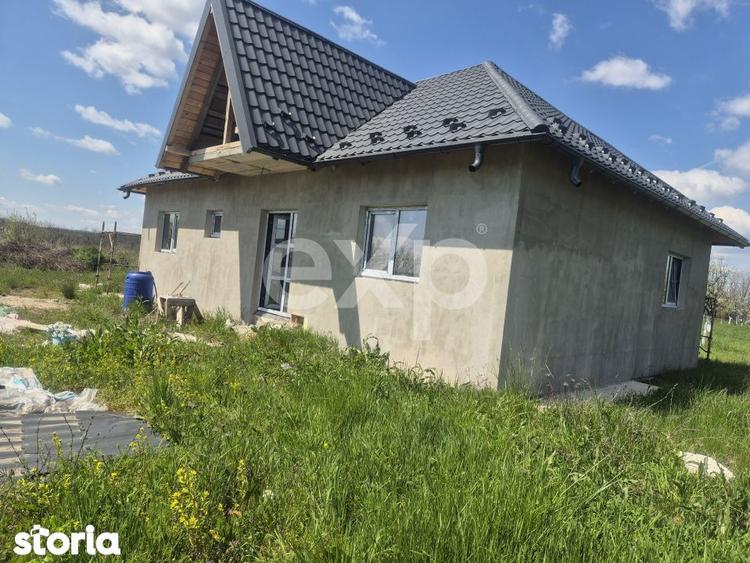 Casă cu 3 camere cu Canalizare în Albota