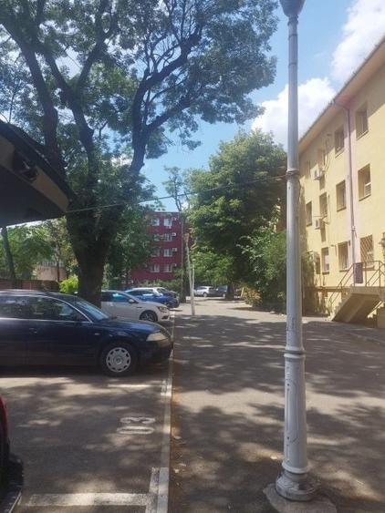 Apartament cu 3 camere semidecomandat, mobilat în Bucur Obor