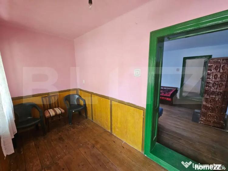 Casă cu 3 camere cu Teren 2800 Mp în Întregalde