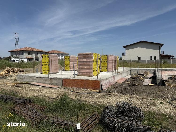 Casă cu 4 camere cu Teren 350 Mp în Central