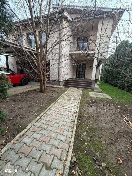 Casă cu 4 camere în Șerbănești