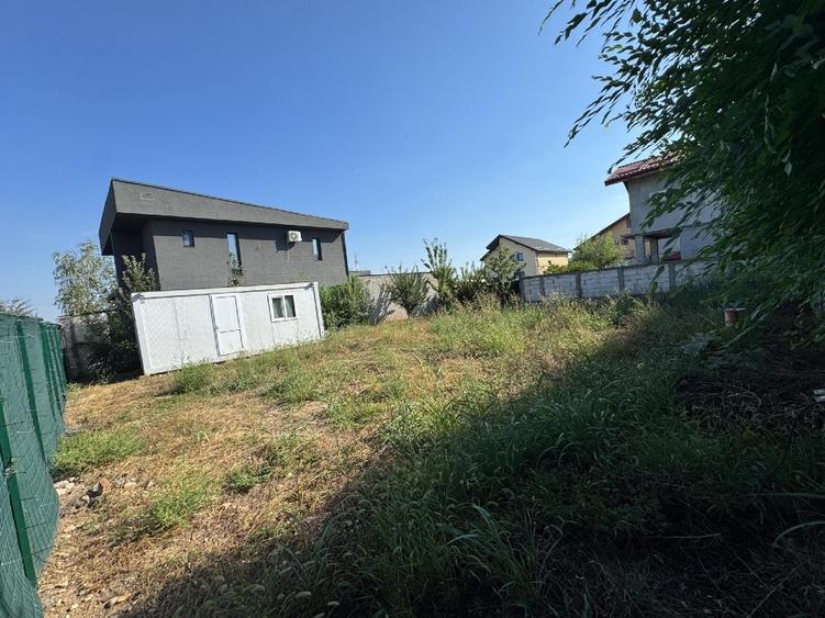 Teren Construcții intravilan de 350 mp, în Sud-Est