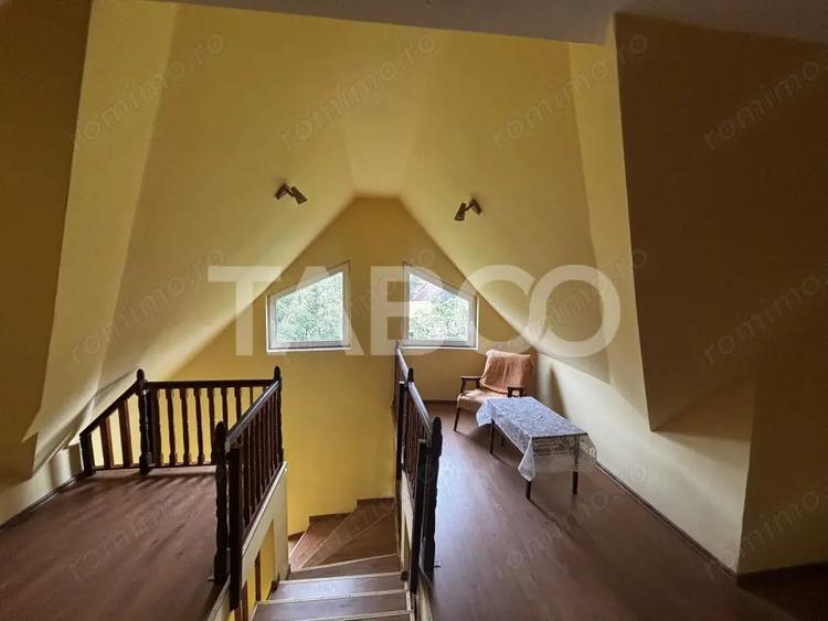 Casă cu 5 camere cu Teren 250 Mp în Cisnădioara