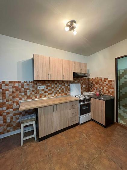 Apartament cu 2 camere semidecomandat în Apusului