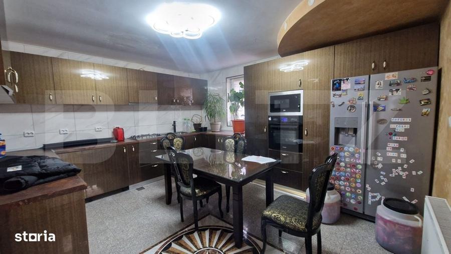 Casă cu 4 camere cu Piscina în Baciu