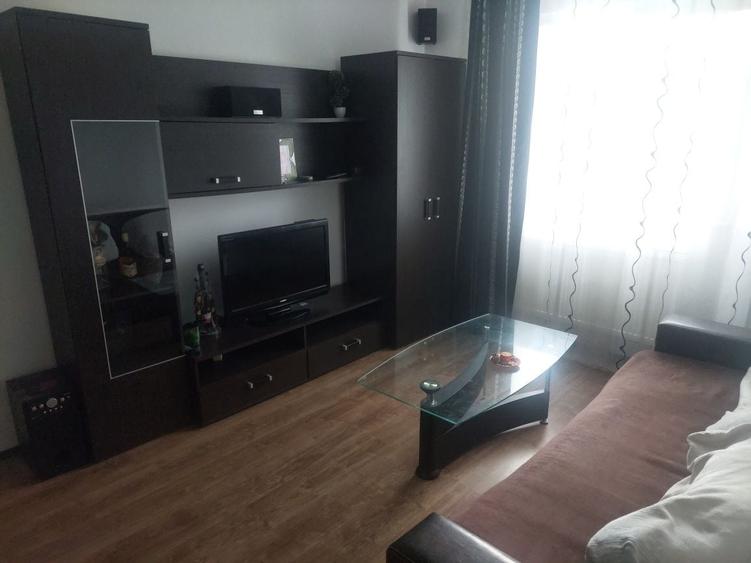 Inchiriez apartament zona Trivale - 2