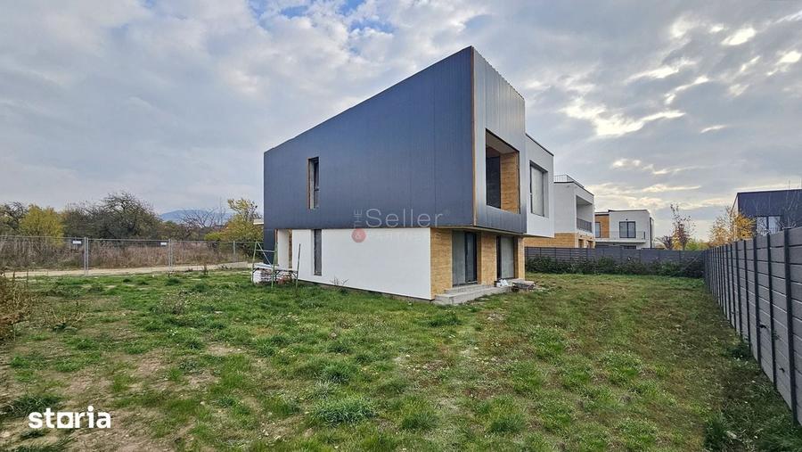 Casă cu 4 camere cu Teren 380 Mp în Ghimbav