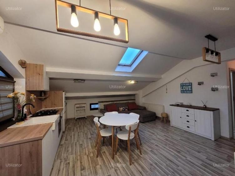 Apartament cu 2 camere semidecomandat, mobilat în 1 Mai