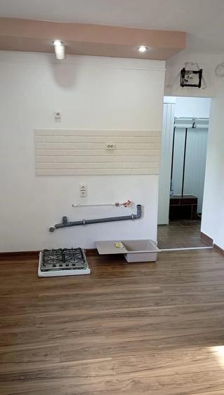 Garsonieră decomandată în Central