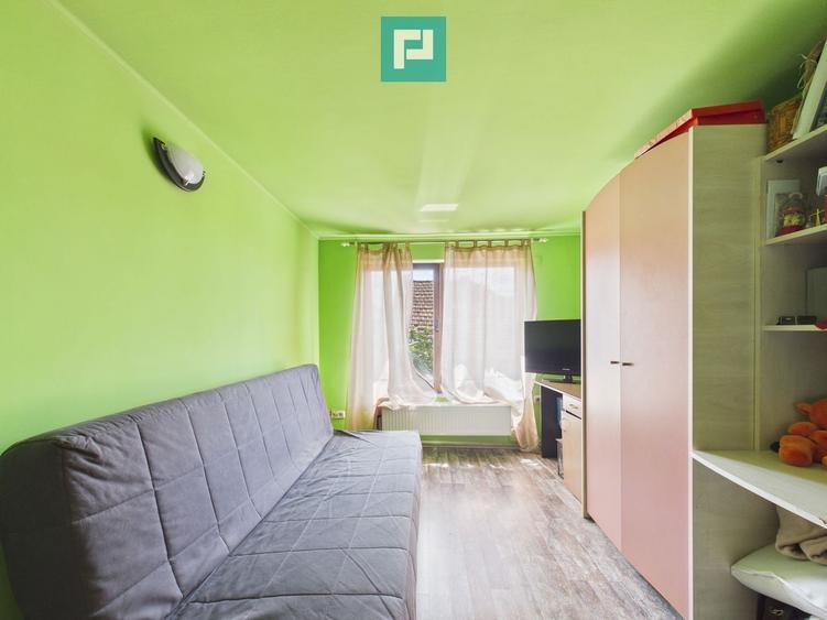 Casă individuală cu 6 camere cu Canalizare în Bujac