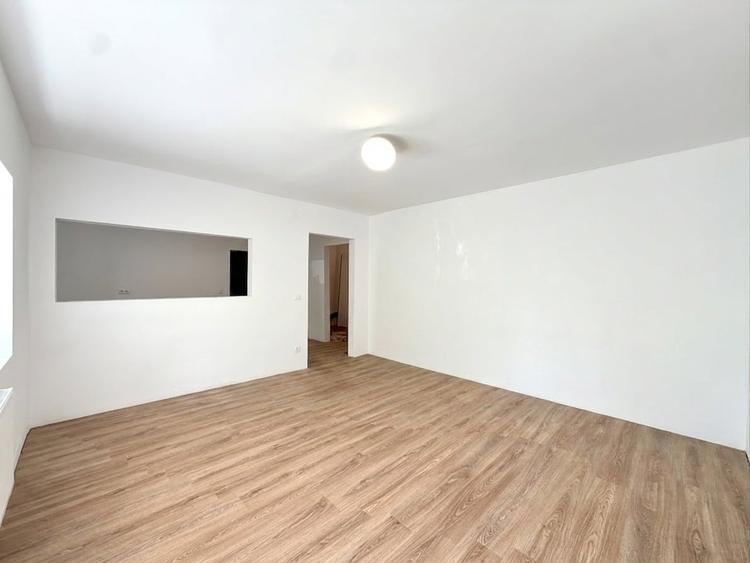 Apartament cu 3 camere decomandat, mobilat în Aradului