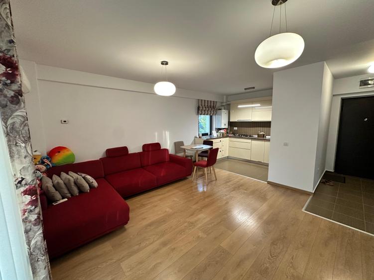 Apartament cu 3 camere în Păcurari