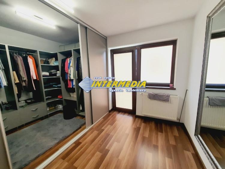 Casă individuală cu 5 camere cu Canalizare în Ciugud