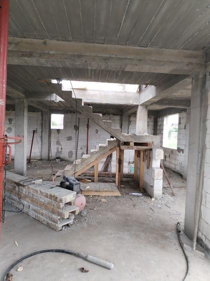 Casă cu 4 camere în Central