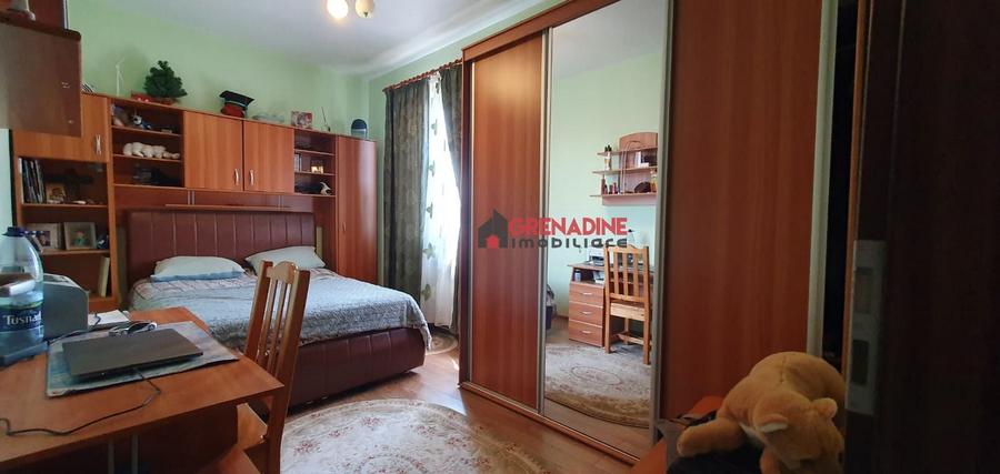 Apartament cu 2 camere decomandat în Tractorul