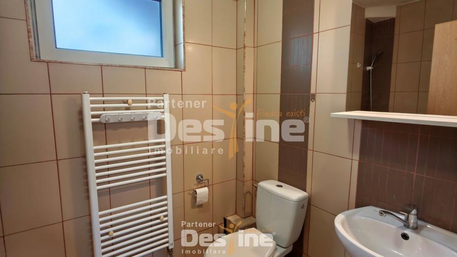 Casă cu 3 camere cu Canalizare în Noua