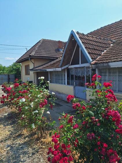 Casă cu 4 camere în Stroiești