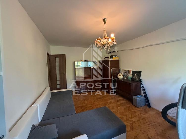 Apartament cu 2 camere decomandat în Aradului