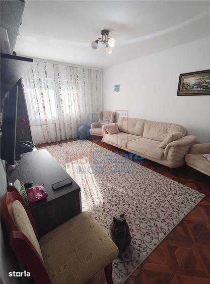 Superb - Apartament 3 camere decomandat - 2