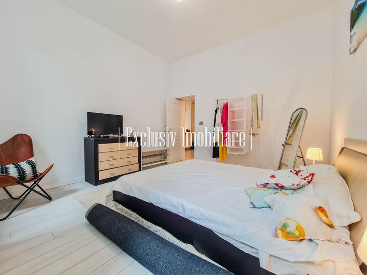 Apartament cu 3 camere semidecomandat, mobilat în Central