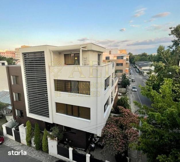 Apartament cu 3 camere, mobilat în Tei