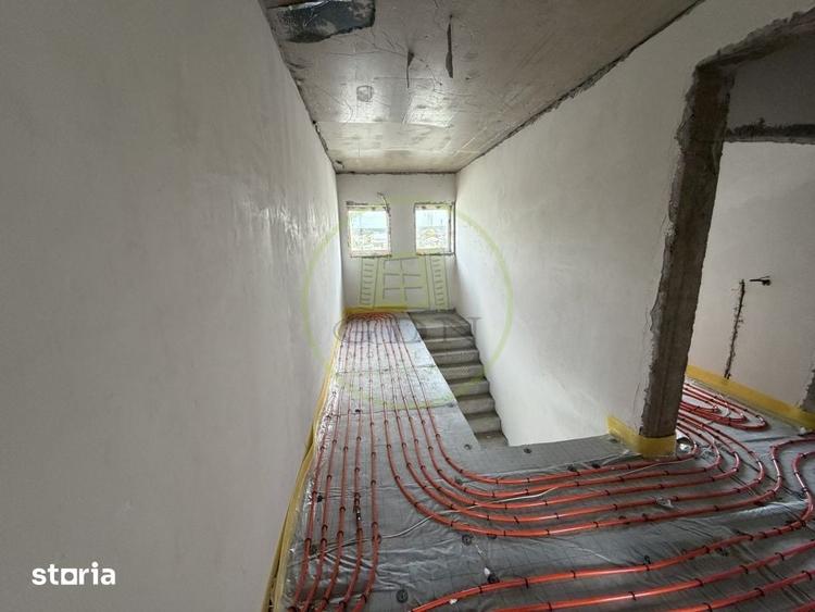 Casă cu 5 camere cu Teren 500 Mp în Malu Mare