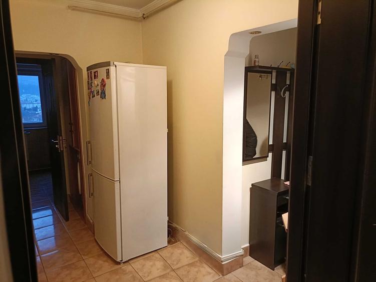 Apartament cu 3 camere decomandat în Ostroveni