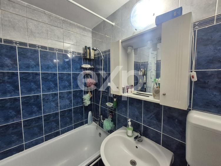 Apartament cu 3 camere semidecomandat în Basarabia