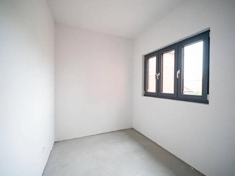 Duplex cu 4 camere cu Canalizare în Moșnița Nouă