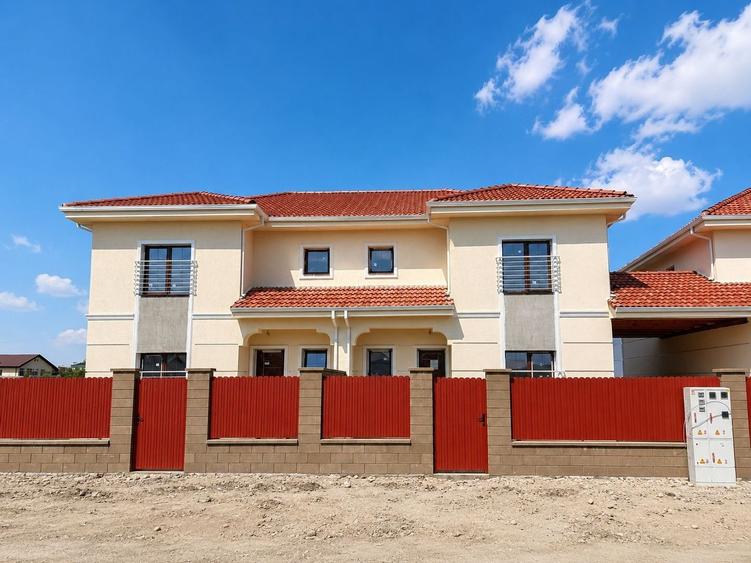 Duplex cu 5 camere cu Canalizare în Moșnița Nouă