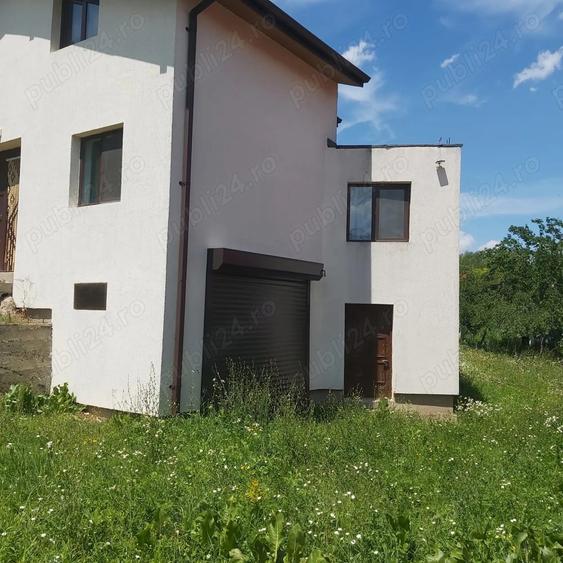 Casă cu 5 camere cu Teren 700 Mp în Miroslava