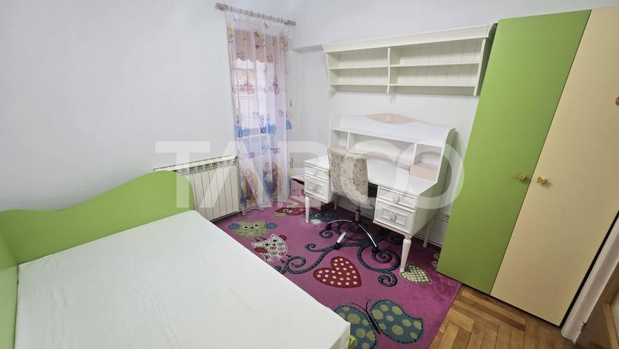 Apartament cu 3 camere decomandat, mobilat în Central