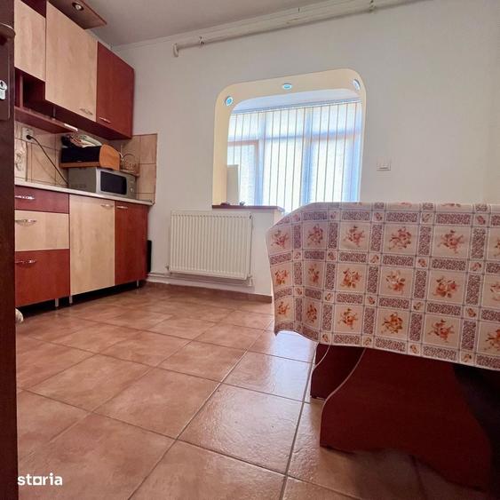 Apartament cu 3 camere decomandat în Micro 12
