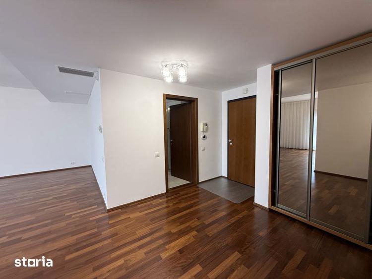 Apartament cu 4 camere, mobilat în Băneasa