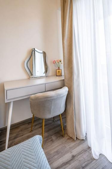 Apartament cu 3 camere decomandat în Girocului