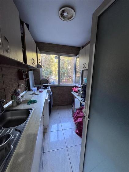 Apartament 3 Camere Semidecomandat Berceni - 1