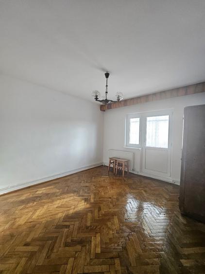Apartament cu 3 camere decomandat, mobilat în Exercițiu