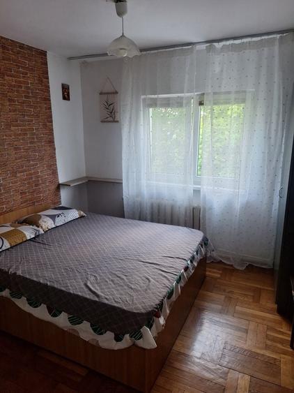 Inchiriez apartament 3 camere decomandat - 11