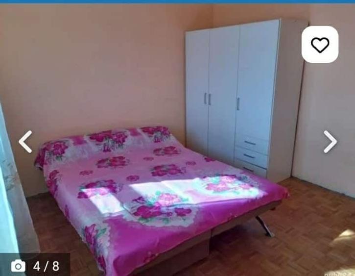 Garsonieră decomandată în Decebal