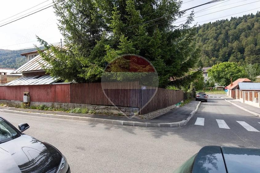 Casă cu Teren 214 Mp în Central